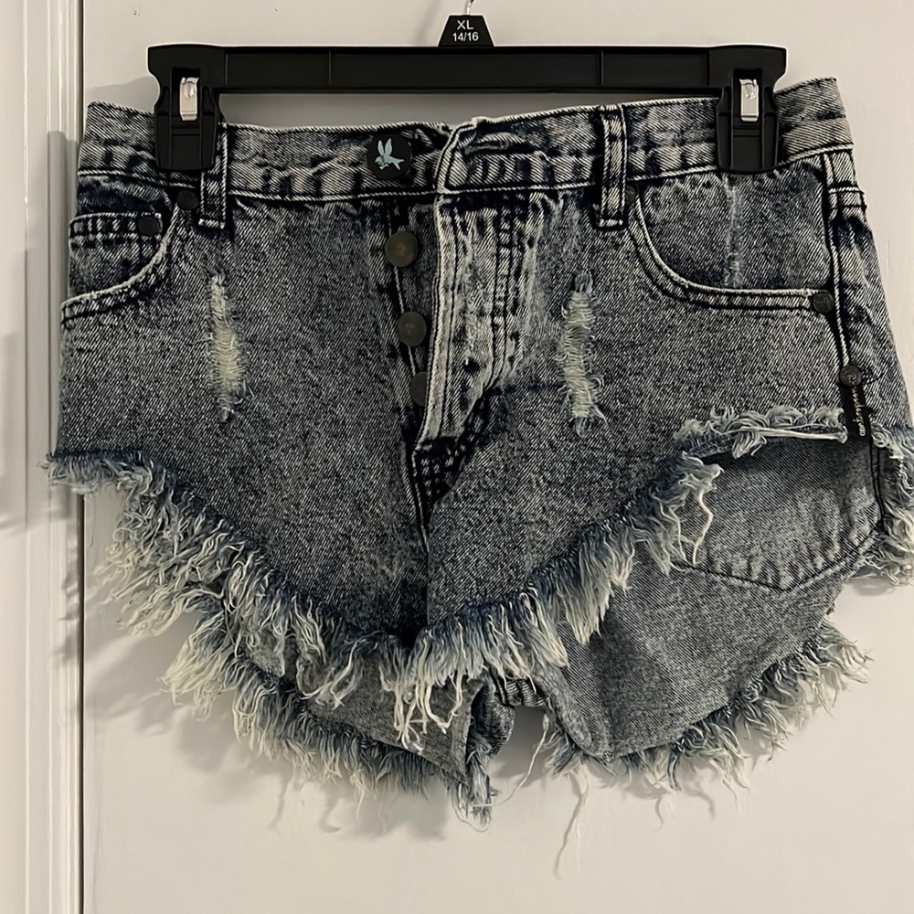 Size 25 one teaspoon Jean shorts